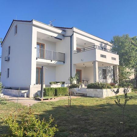 Apartments Grape Pirovac Extérieur photo