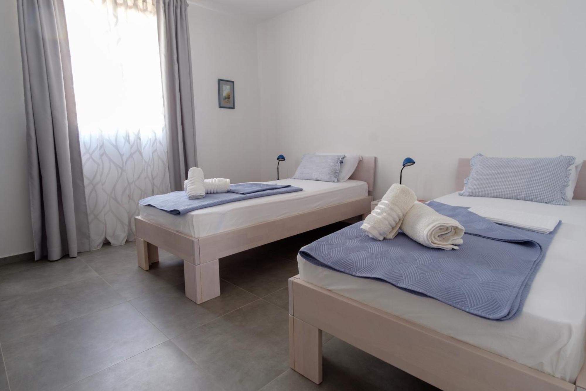 Apartments Grape Pirovac Extérieur photo