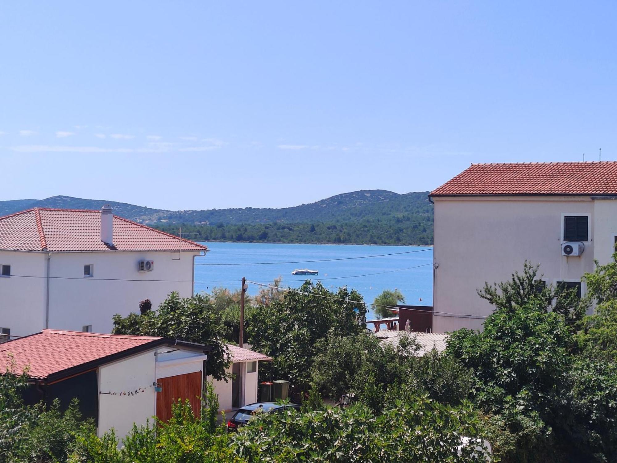 Apartments Grape Pirovac Extérieur photo